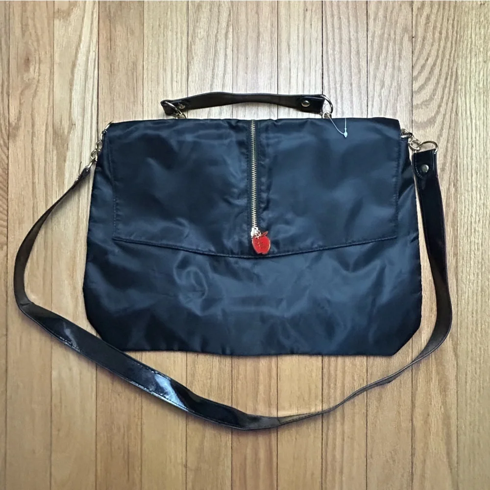 Vintage Apple Bottoms Black Shoulder Zipper Pouch/Bag